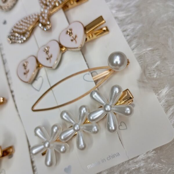 pack of 5 embelisshed korean hair pins (white and gold)