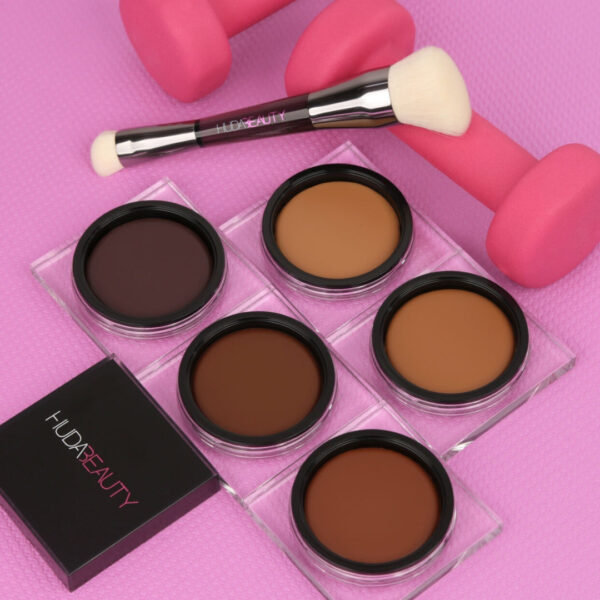 "Before and after contouring using Huda Beauty Tantour Cream-to-Powder formula."