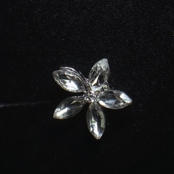 Beautiful dainty flower studs - Image 3