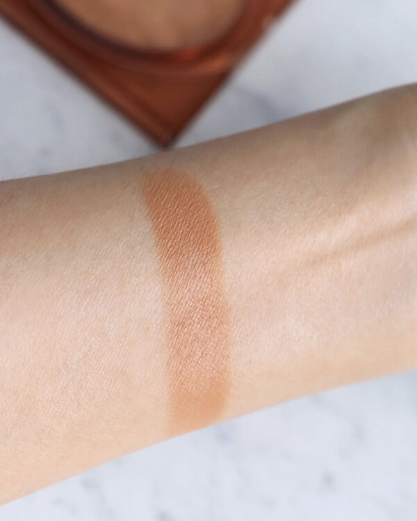 Huda Beauty GloWish Soft Radiance Bronzing Powder 01 Light | 0.28 oz | Natural Glow full size - Image 3