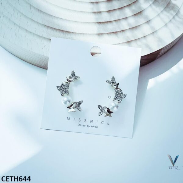 Butterfly with pearl hoop - Image 2